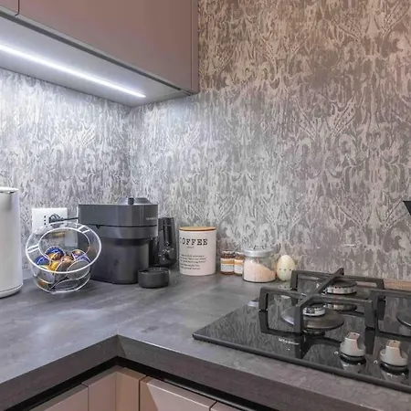 דירה Cozy House In The Heart Of